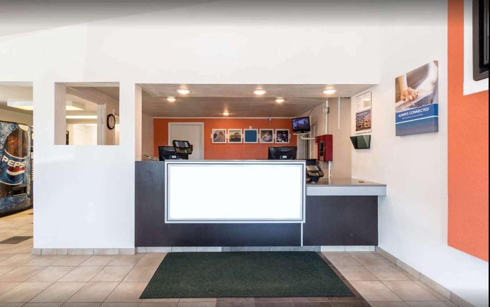 Meja Penyambut Tetamu Gambar