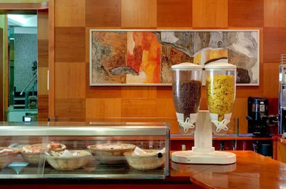 Buffet Gambar