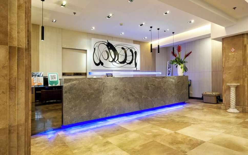 Meja Penyambut Tetamu Gambar