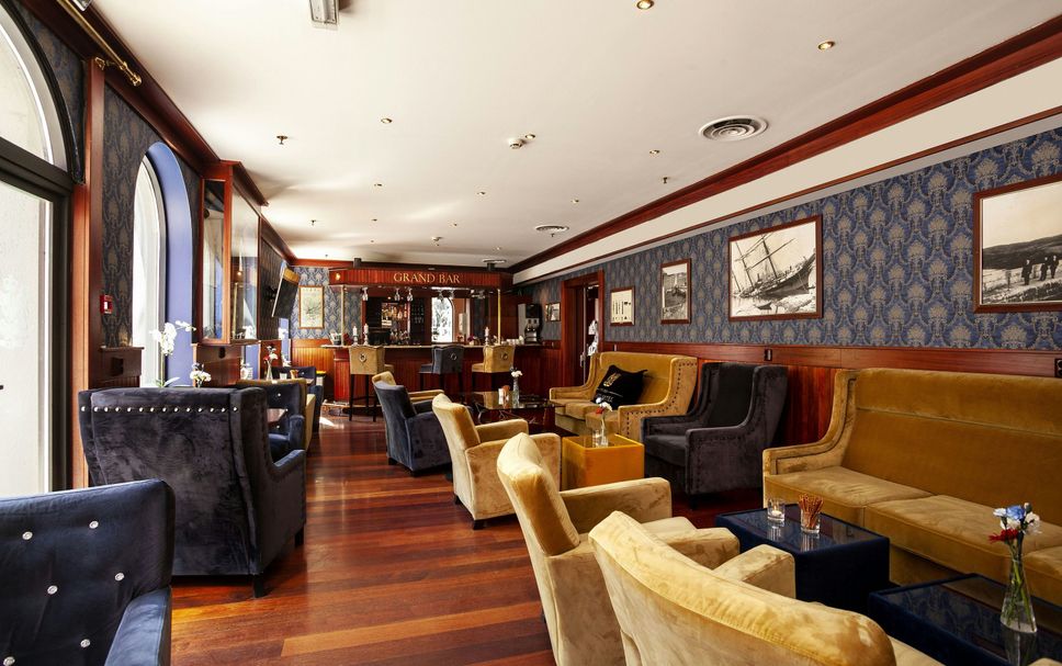 Balai Menunggu Gambar