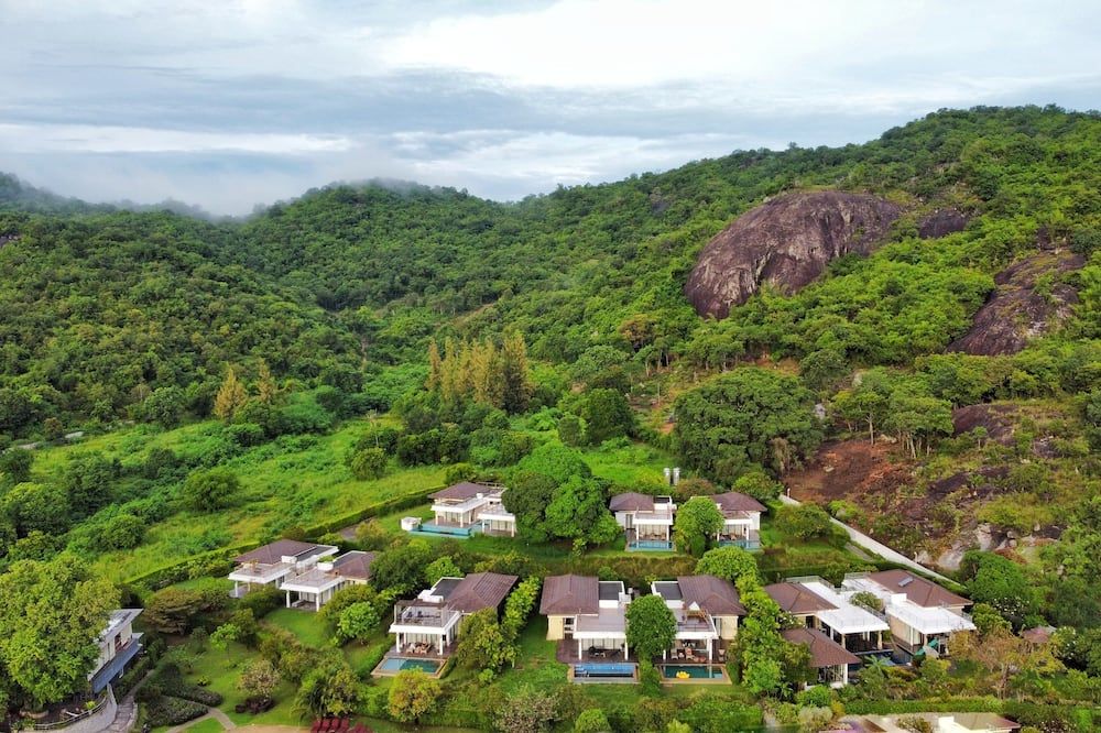 Pemandangan luar