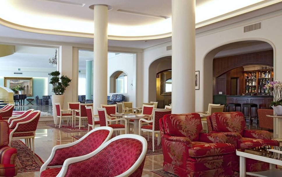 Balai Menunggu Gambar