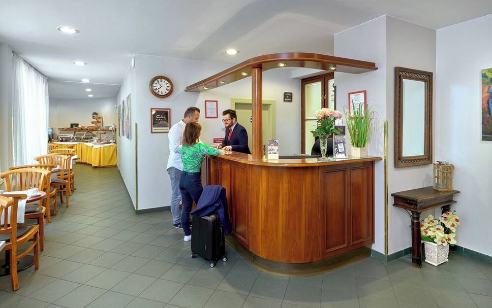 Meja Penyambut Tetamu Gambar