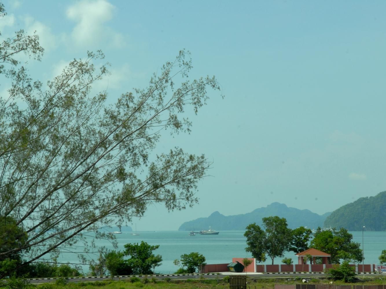 Pemandangan luar