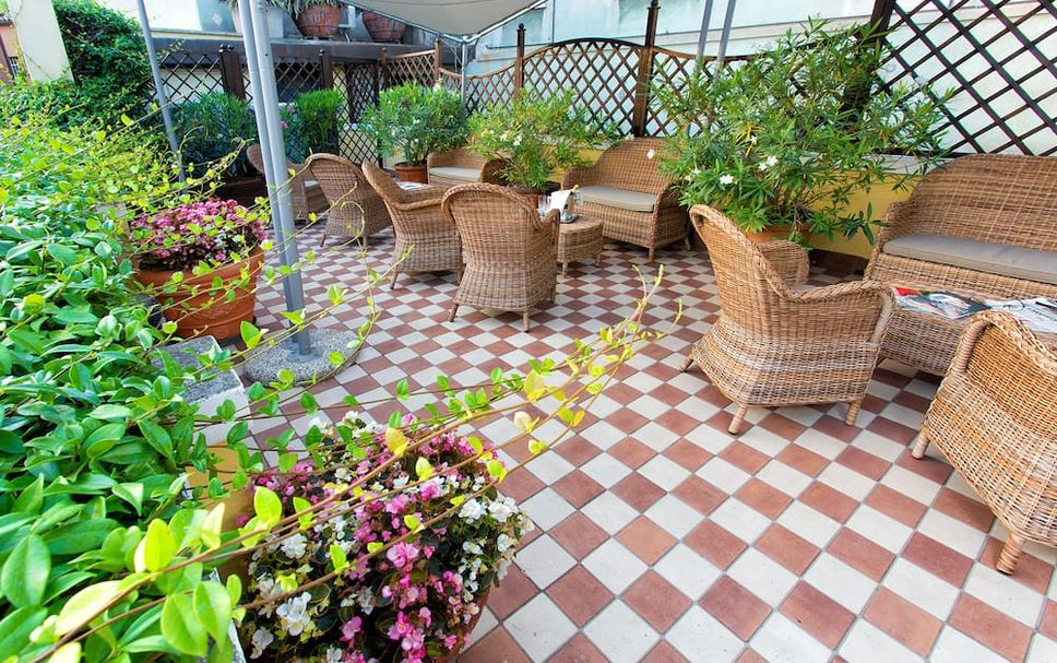 Patio Gambar
