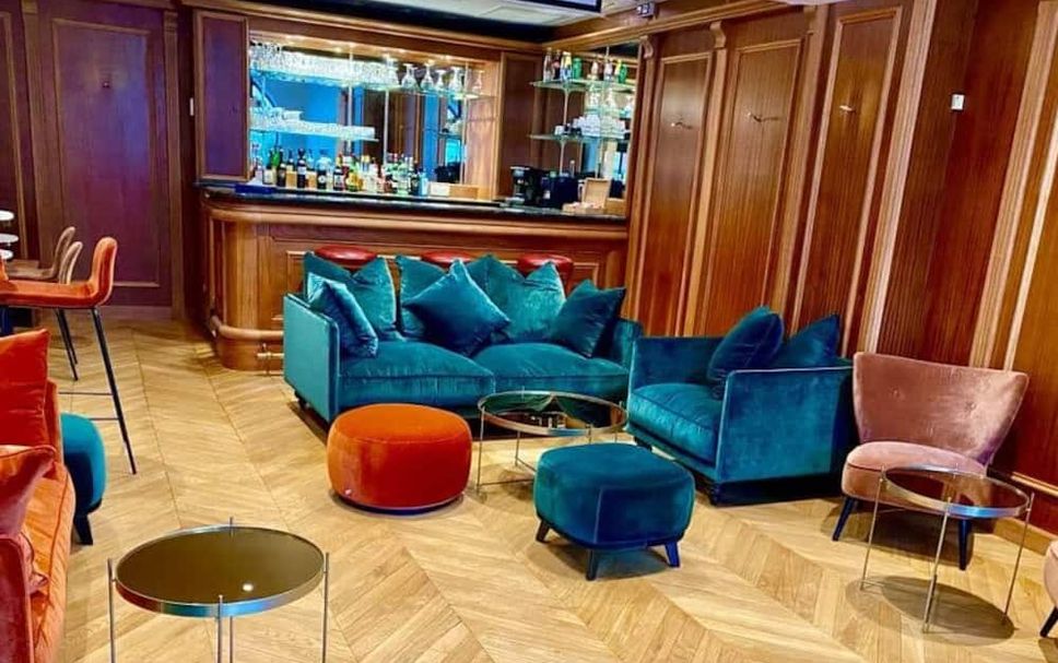 Balai Menunggu Gambar