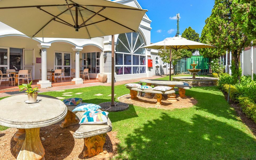 Patio Gambar