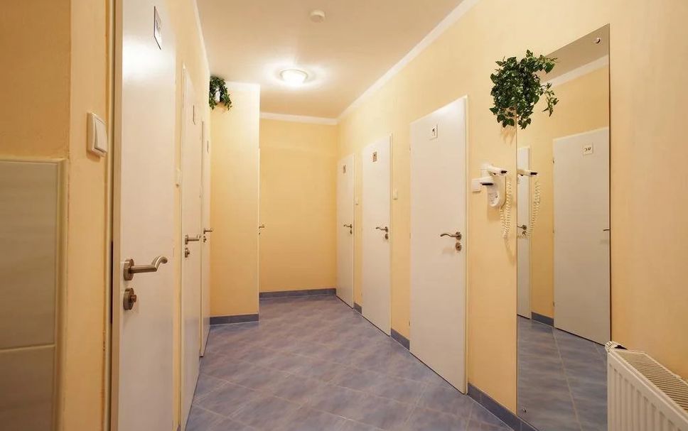 hallway Gambar