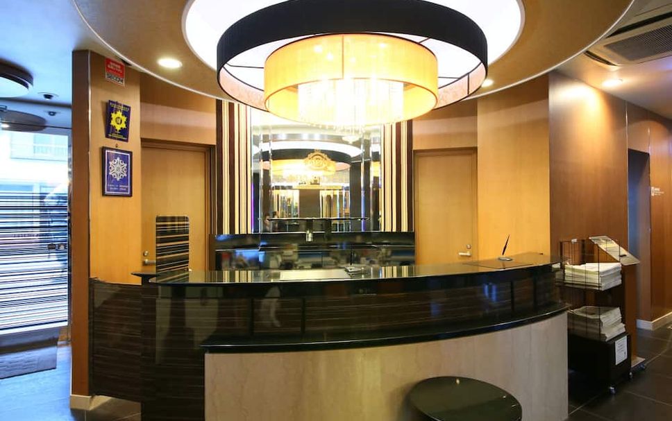 Meja Penyambut Tetamu Gambar