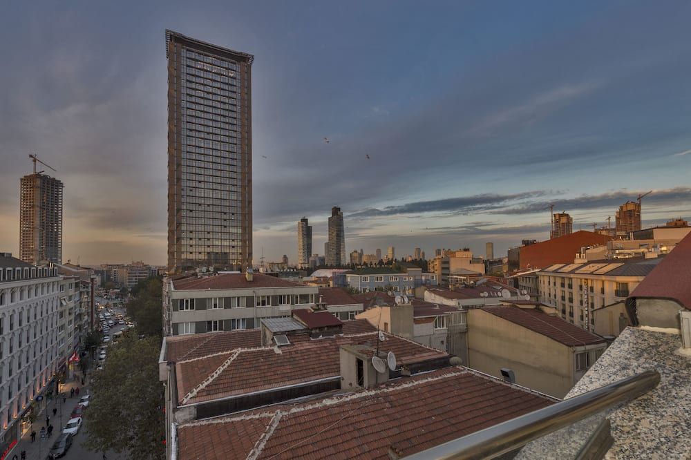 Pemandangan luar
