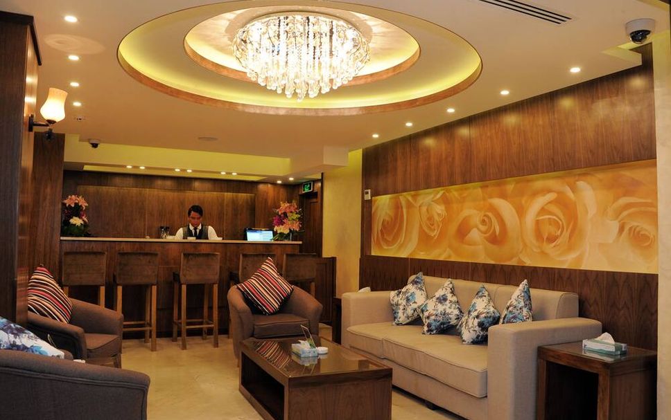 Meja Penyambut Tetamu Gambar