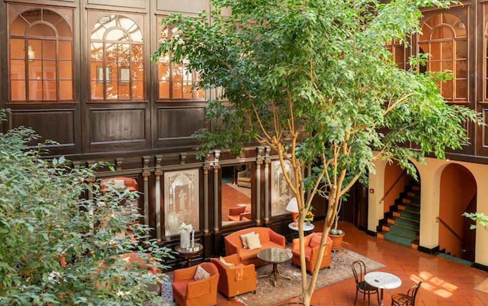 Meja Penyambut Tetamu Gambar