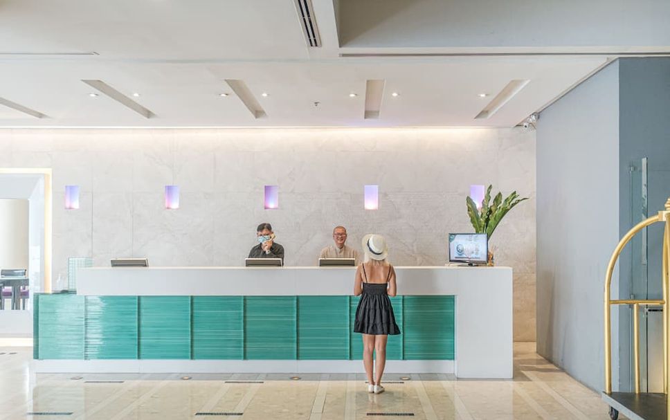 Meja Penyambut Tetamu Gambar