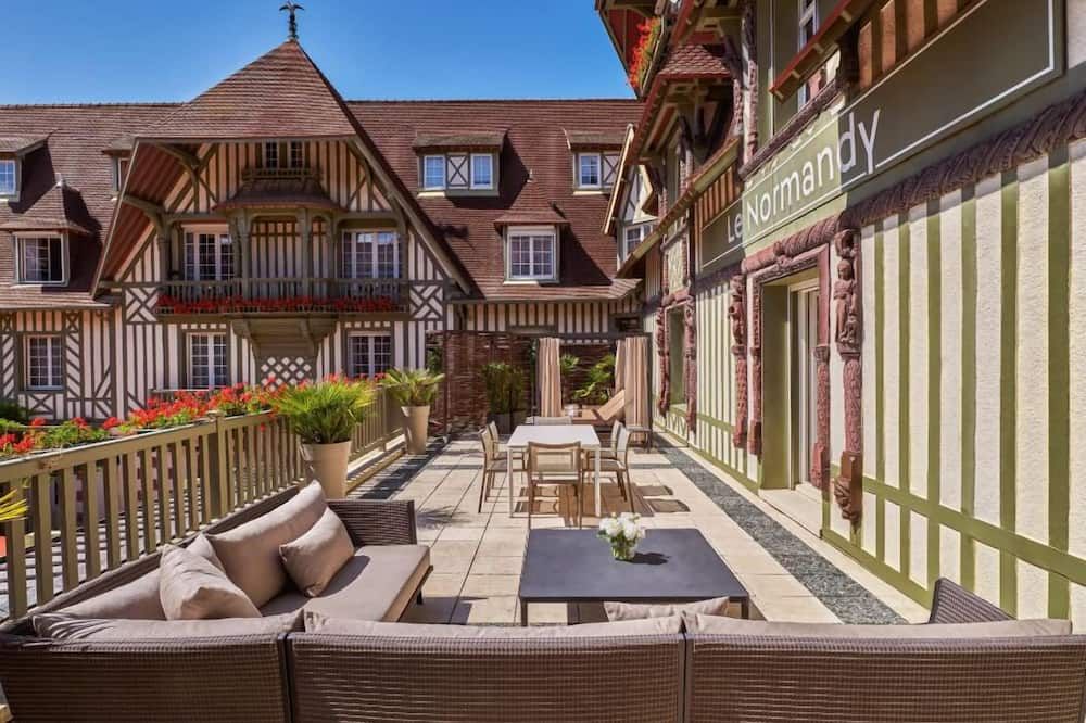 Patio Gambar