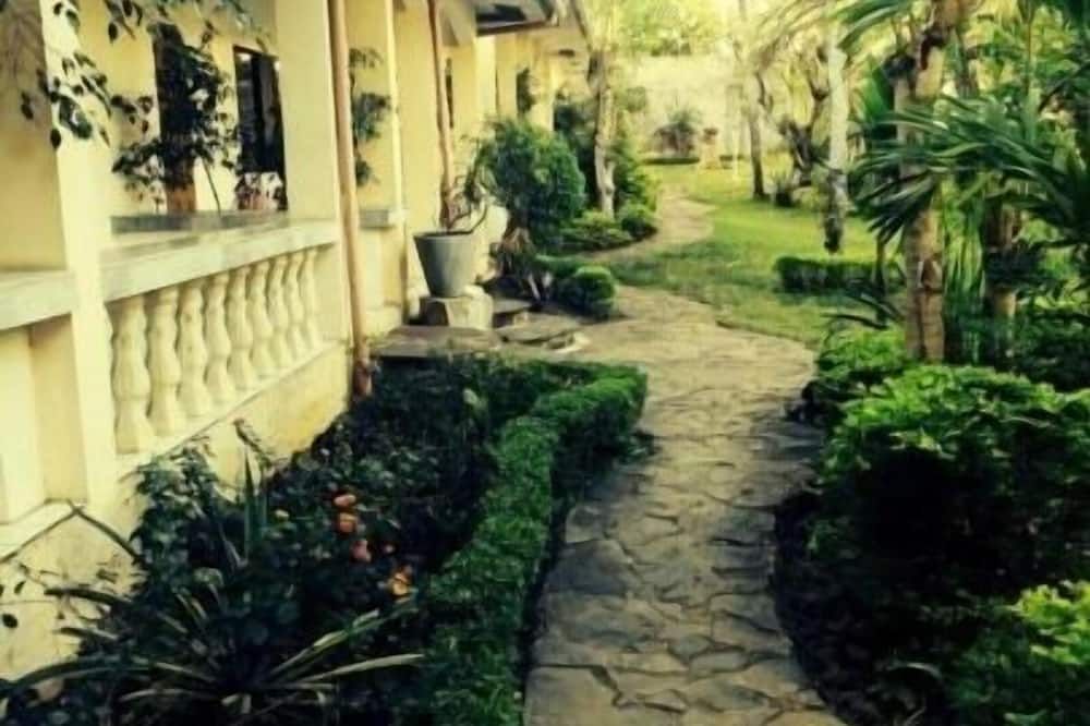 Pemandangan luar