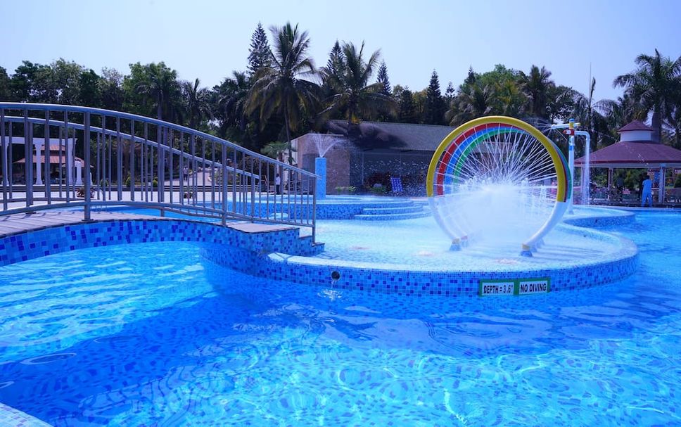 Kolam renang Gambar