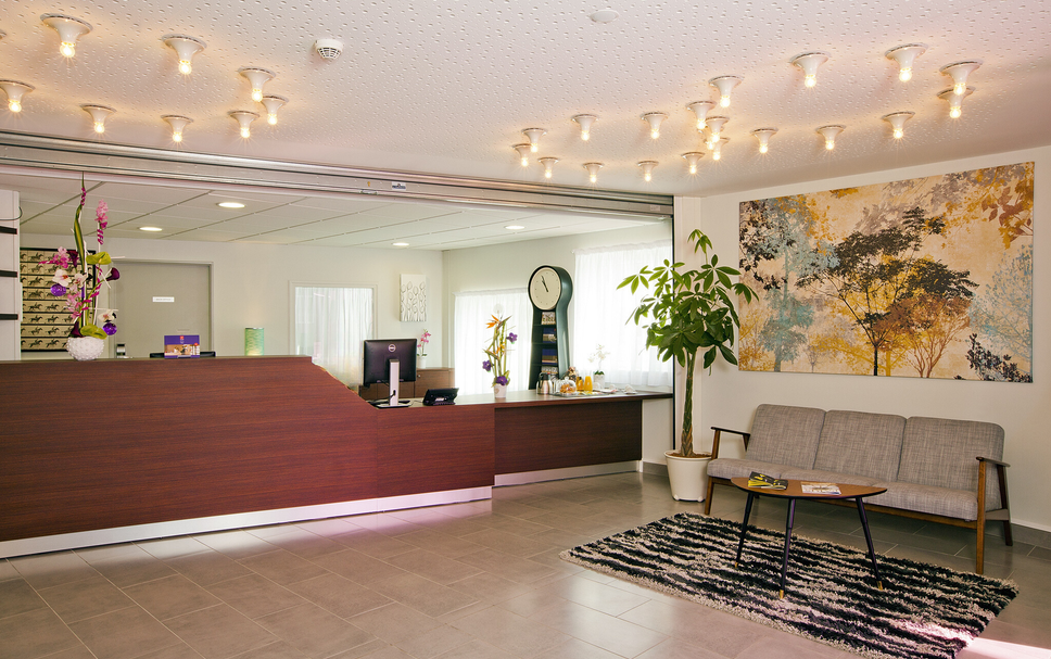 Meja Penyambut Tetamu Gambar