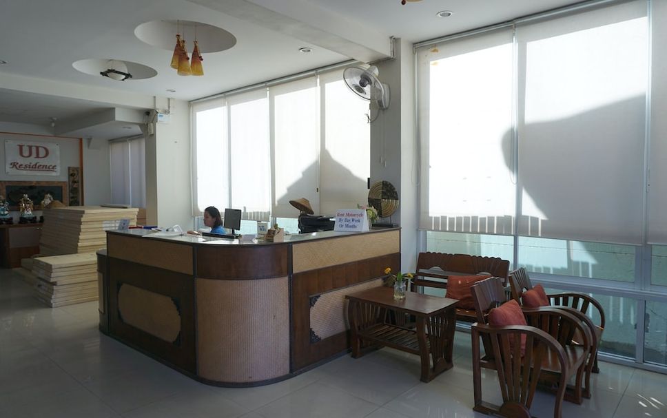 Meja Penyambut Tetamu Gambar