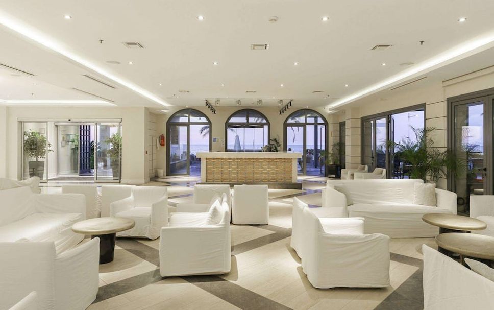 Balai Menunggu Gambar