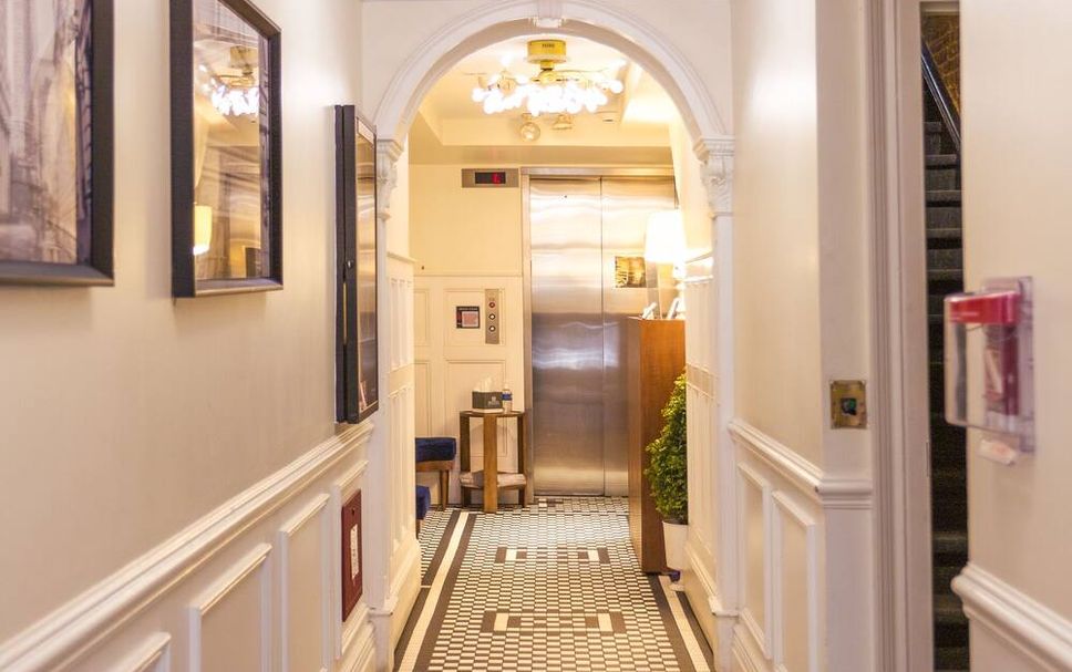 hallway Gambar