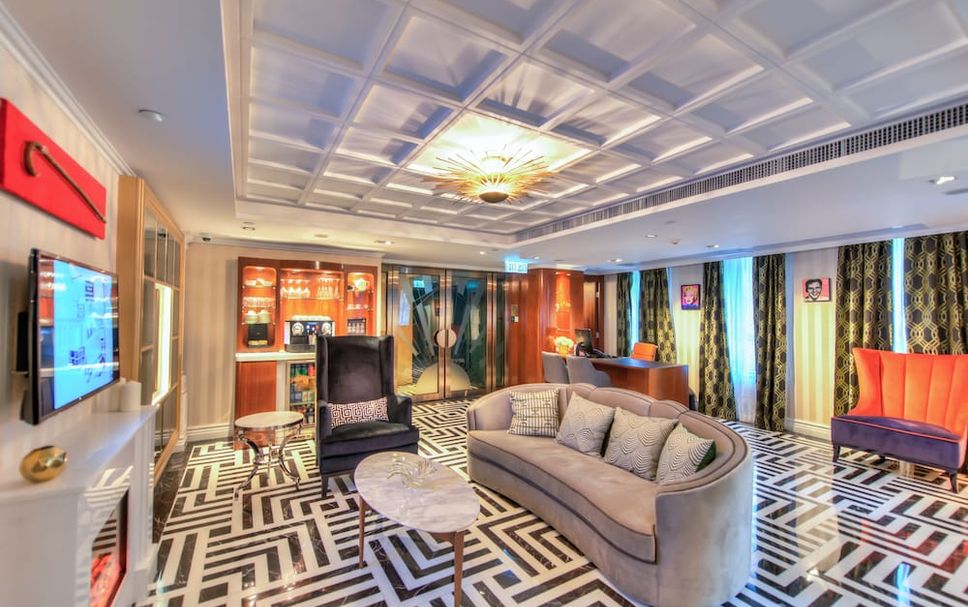 Balai Menunggu Gambar