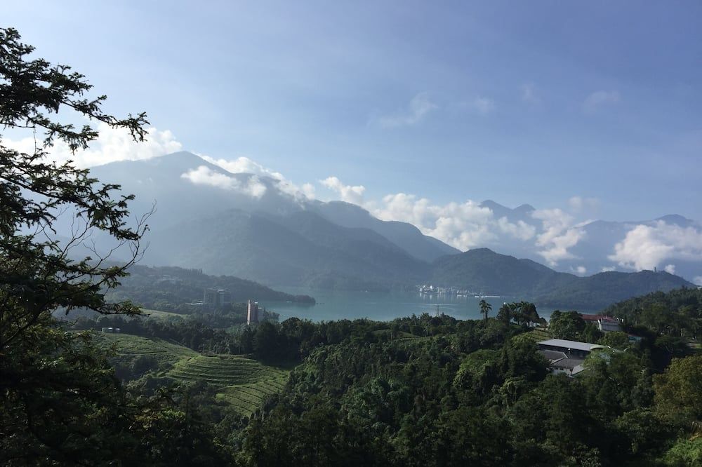 Pemandangan luar