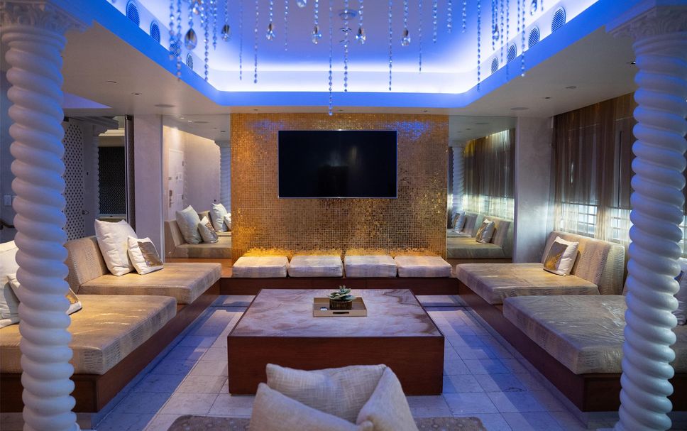 Balai Menunggu Gambar