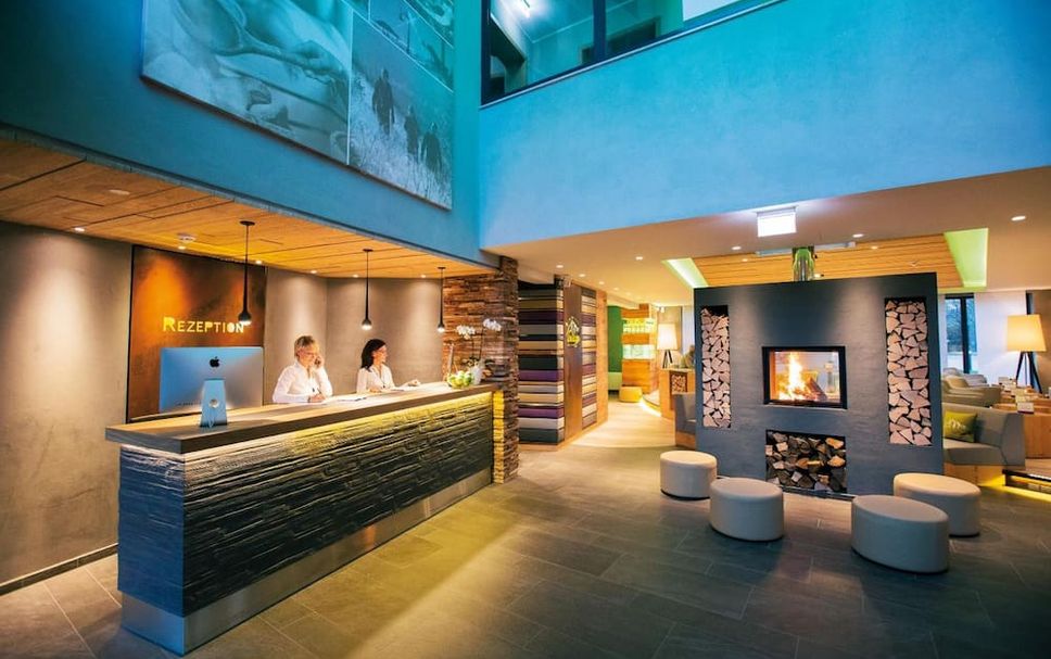 Meja Penyambut Tetamu Gambar