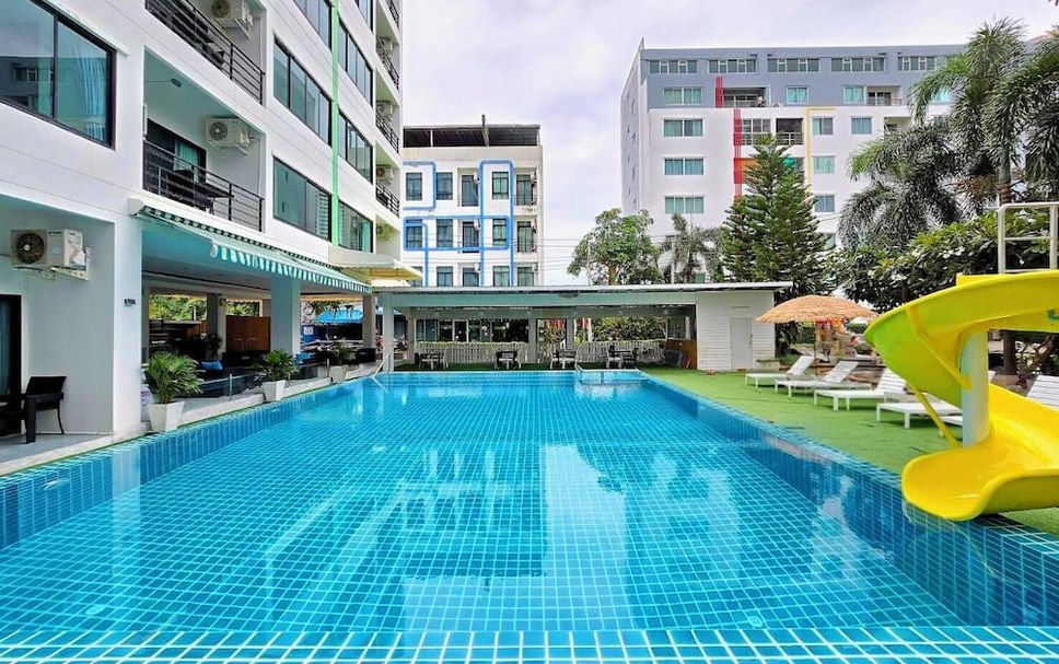 Kolam renang Gambar