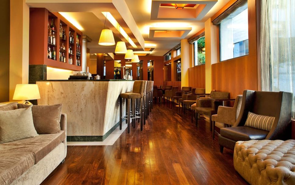 Balai Menunggu Gambar