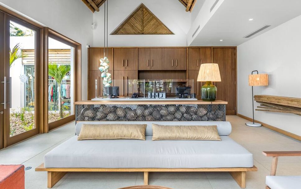 Meja Penyambut Tetamu Gambar