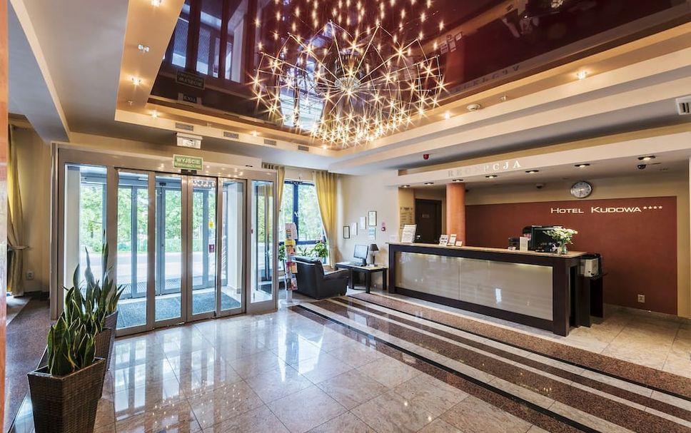 Meja Penyambut Tetamu Gambar