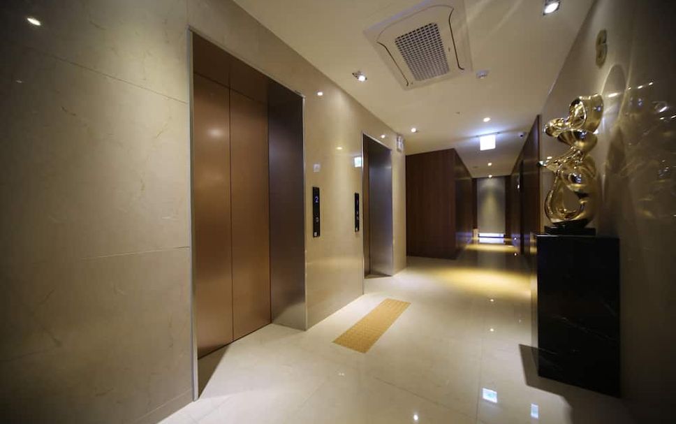 hallway Gambar
