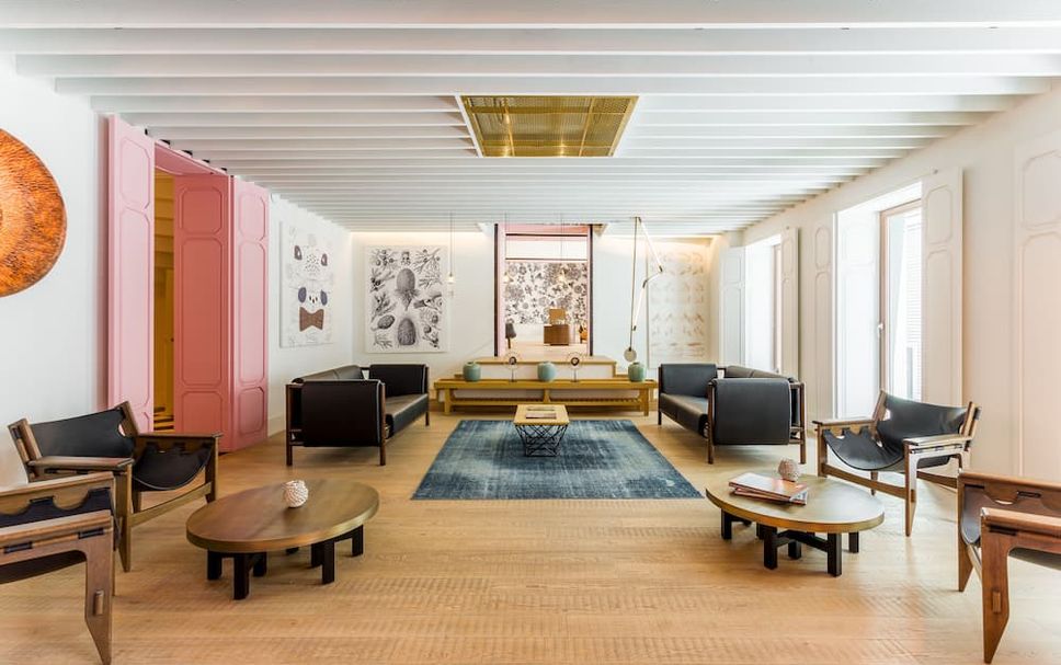 Balai Menunggu Gambar