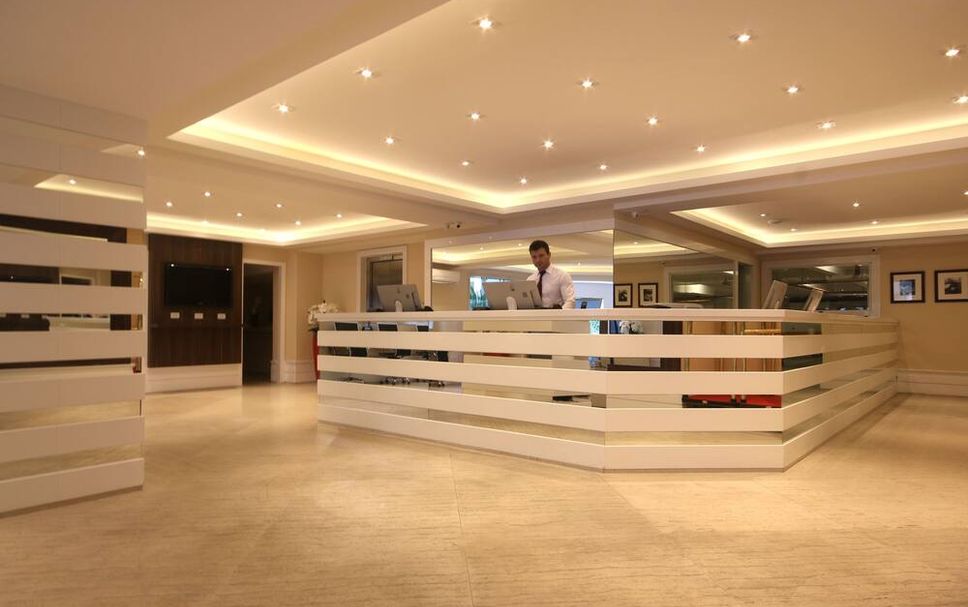 Meja Penyambut Tetamu Gambar