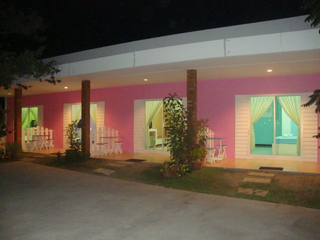 Pemandangan luar