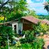 Pemandangan luar