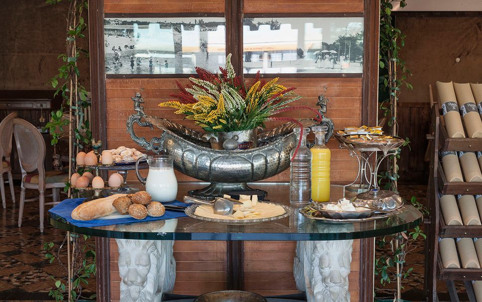 Buffet Gambar