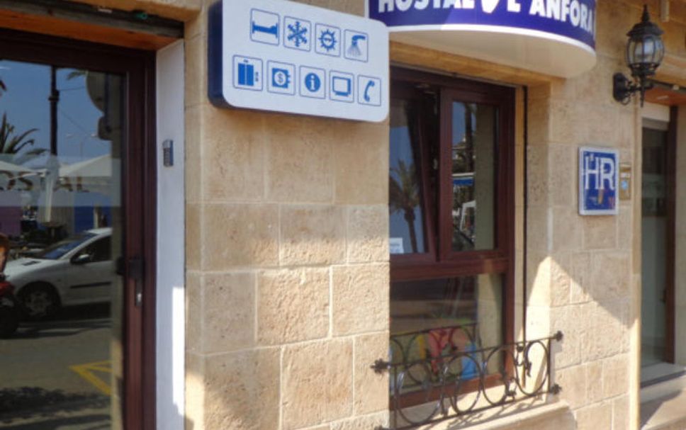 Pintu Masuk Hotel Gambar