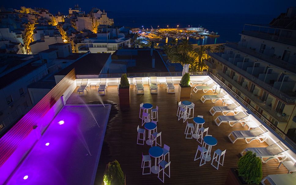 Teres di atas bumbung Gambar