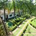 Pemandangan luar