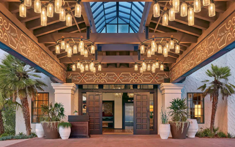 Pintu Masuk Hotel Gambar