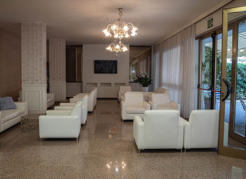 Hotel amenity Gambar