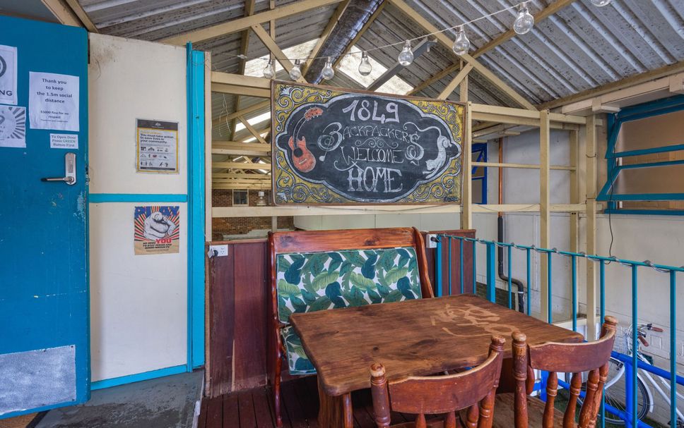 Balai Menunggu Gambar