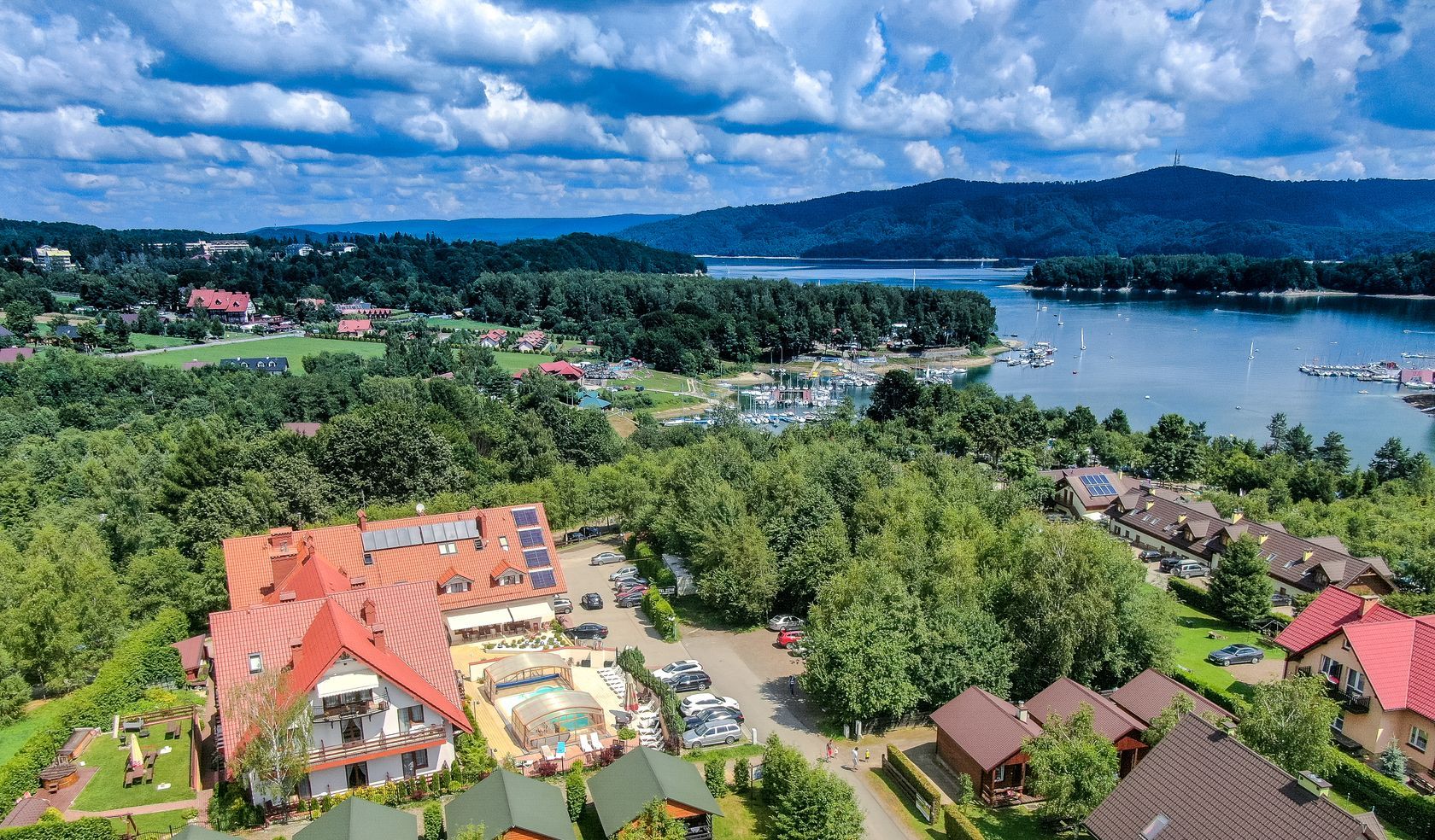 Pemandangan luar