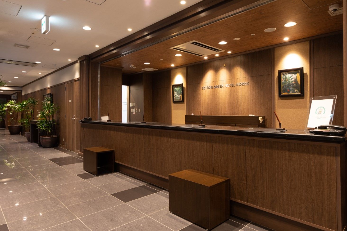 Meja Penyambut Tetamu