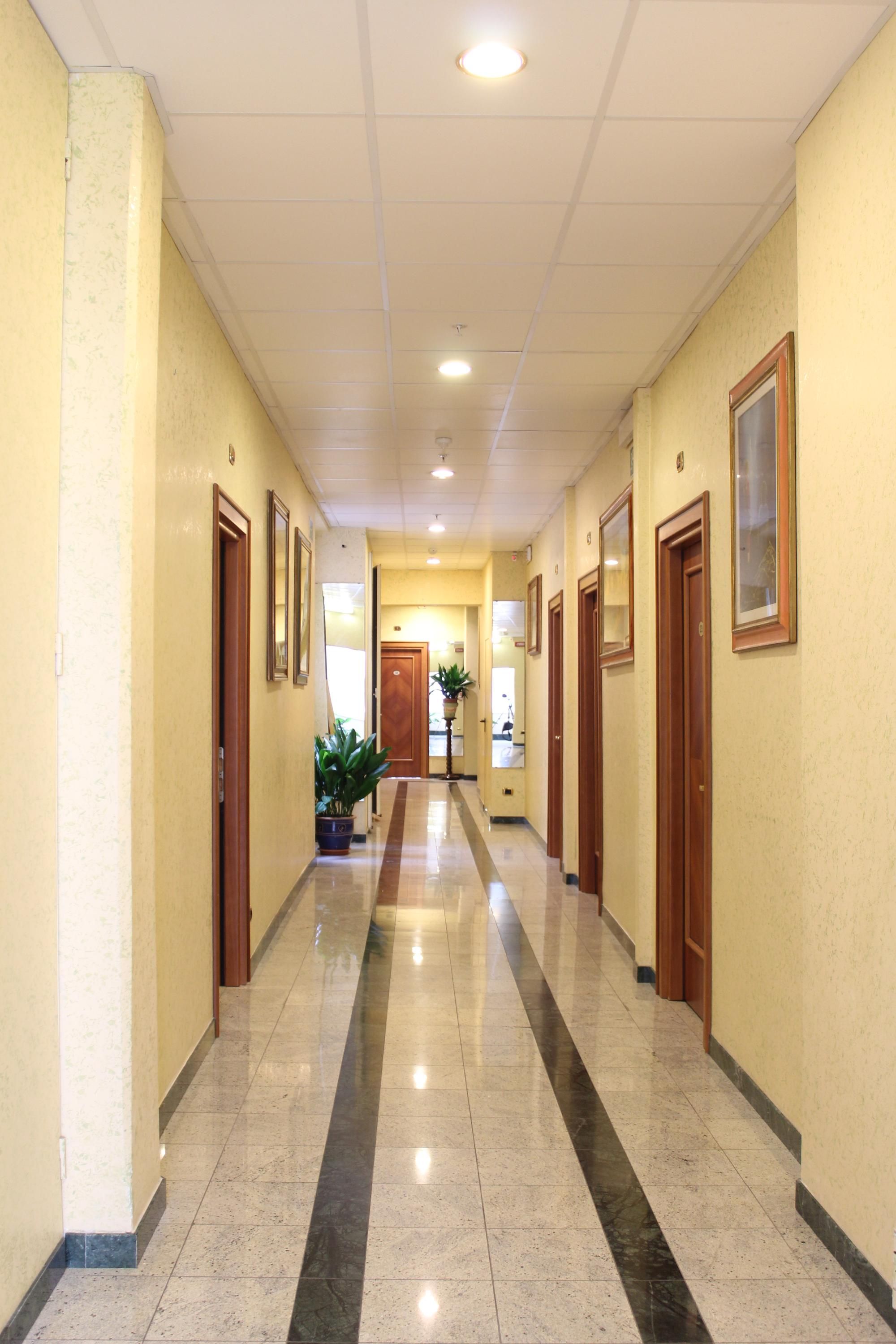 hallway Gambar