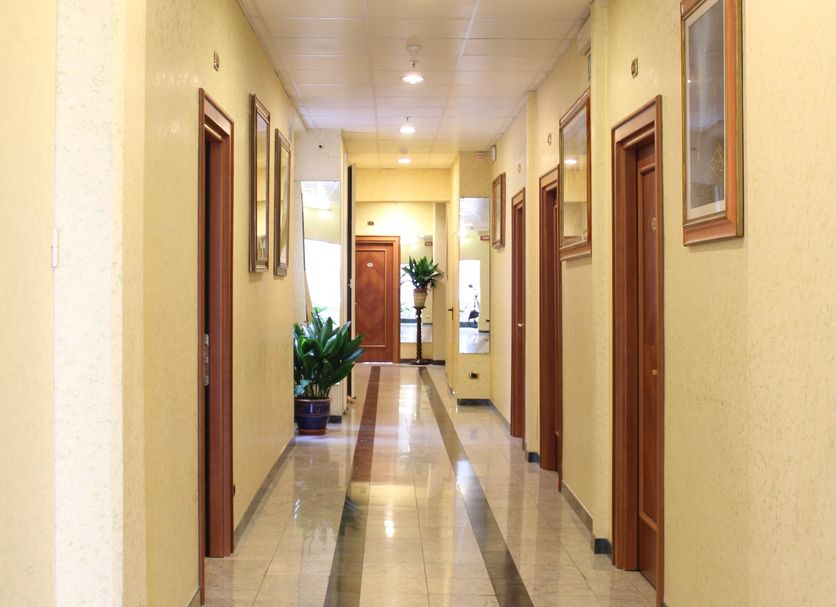 hallway Gambar