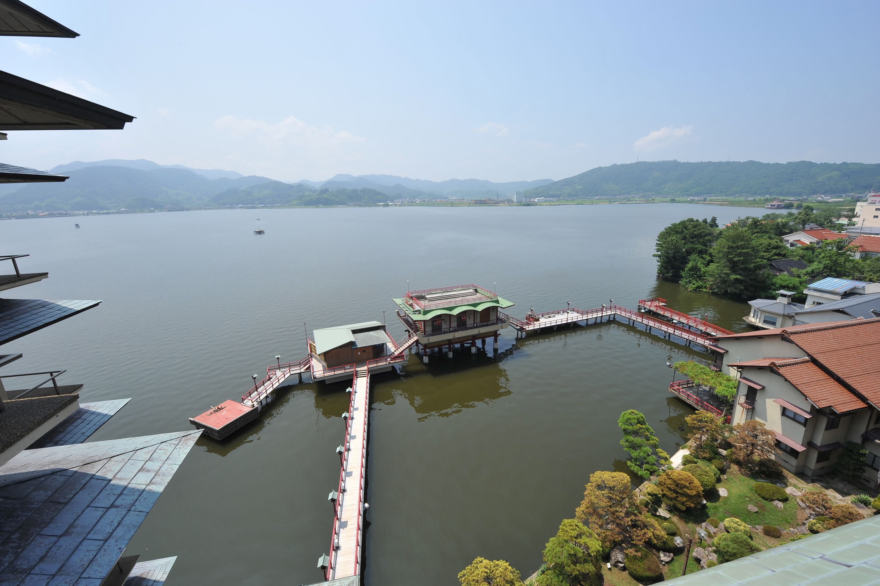 Pemandangan luar