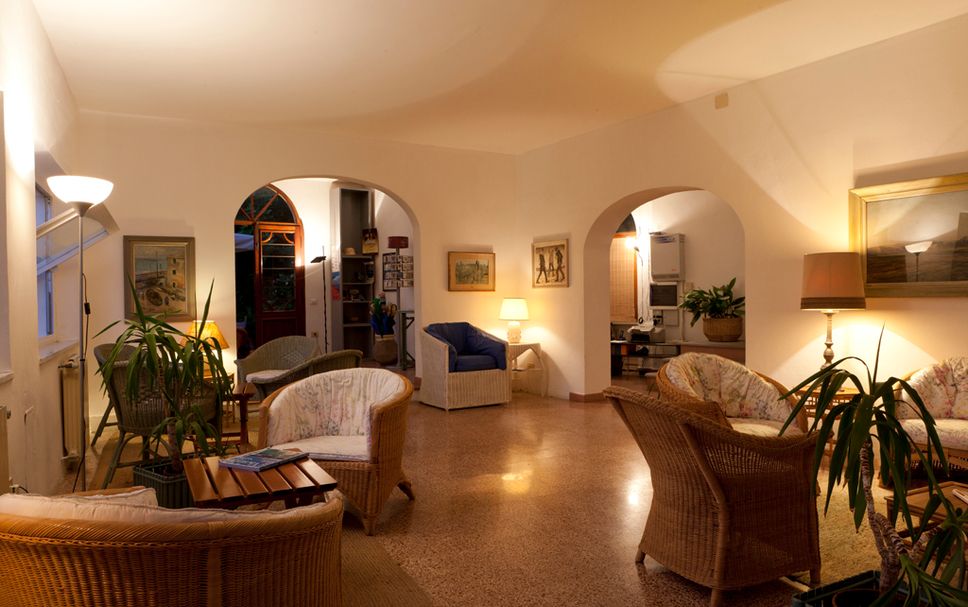 Balai Menunggu Gambar